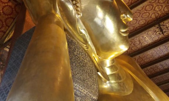 Reclining Buddha at Wat Phra Chetuphon