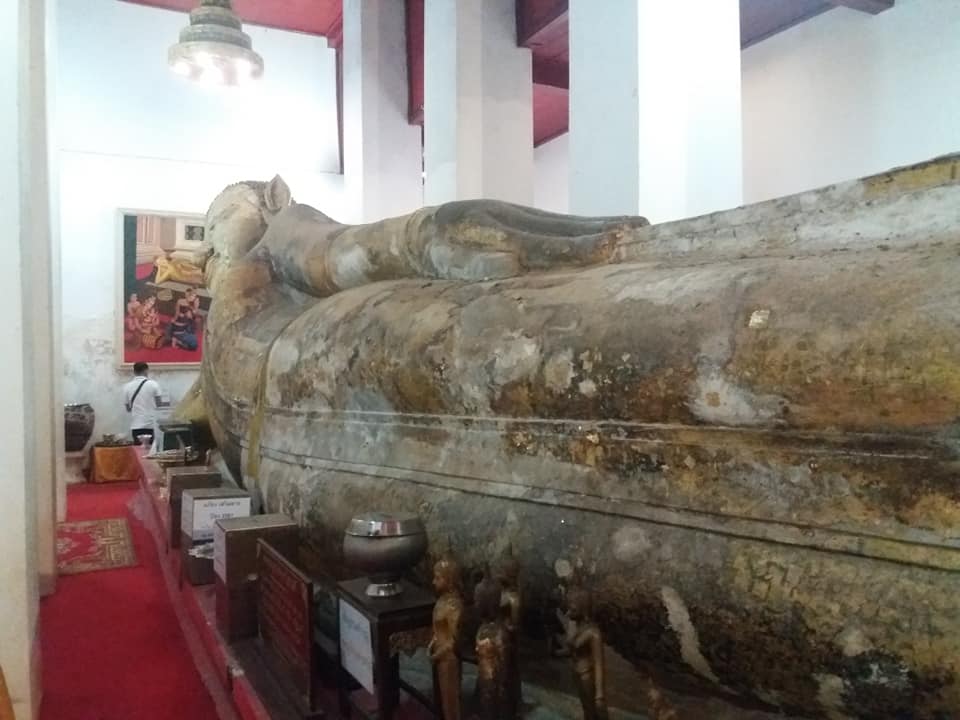 Wat Thammikarat reclining Buddha