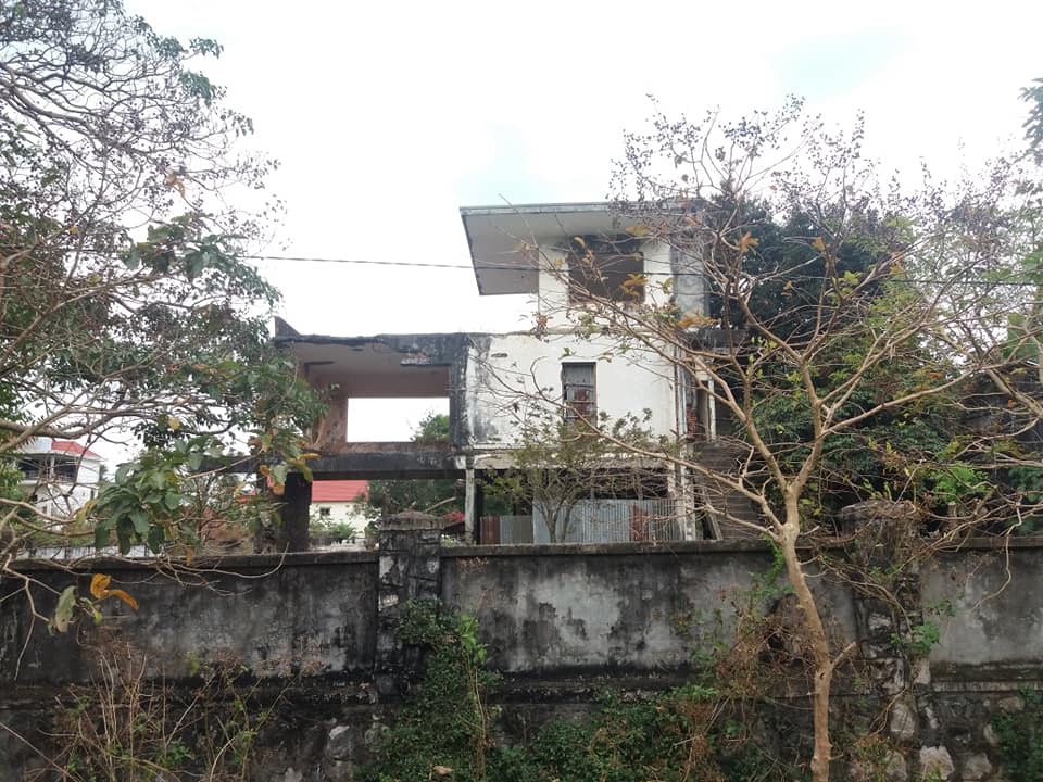 Kep's abandoned villas.