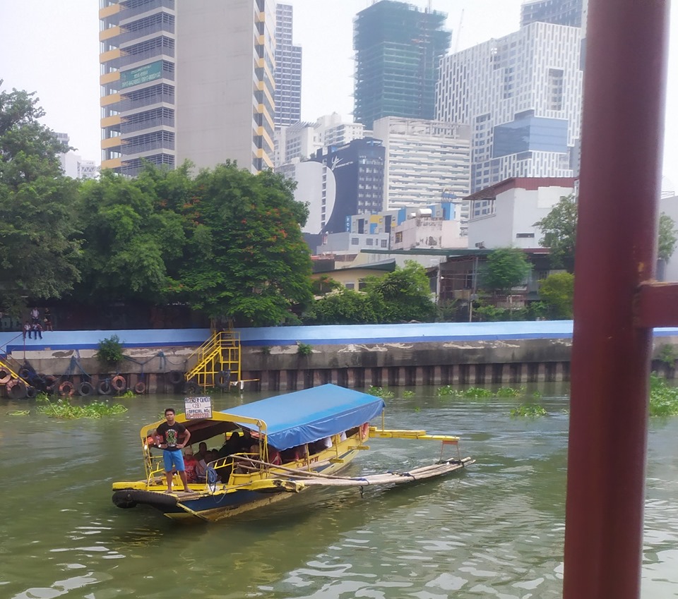 Public boat in Manila