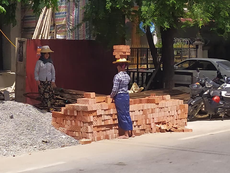 How to carry bricks