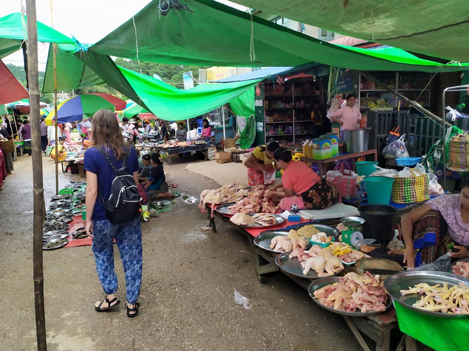 Walking through Kalaw 5 day market