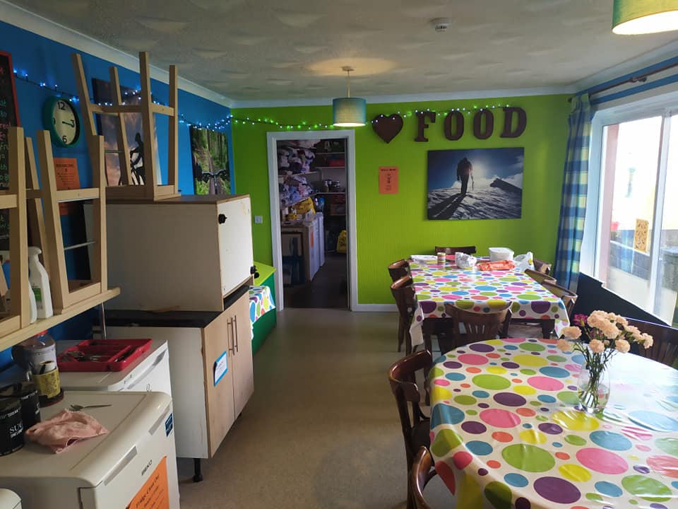 Fort William Backpackers kitchen